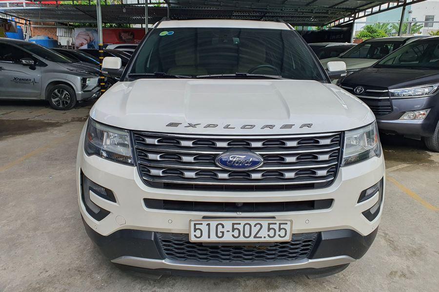 xe-7-cho-luot-dep-Ford-Explorer-Limited-2017-001